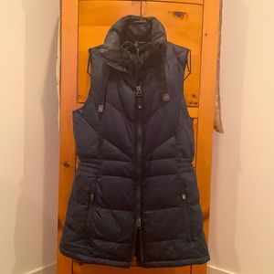 Athleta Goose down (90%) zip front vest with two way bottom zipper SZ M.